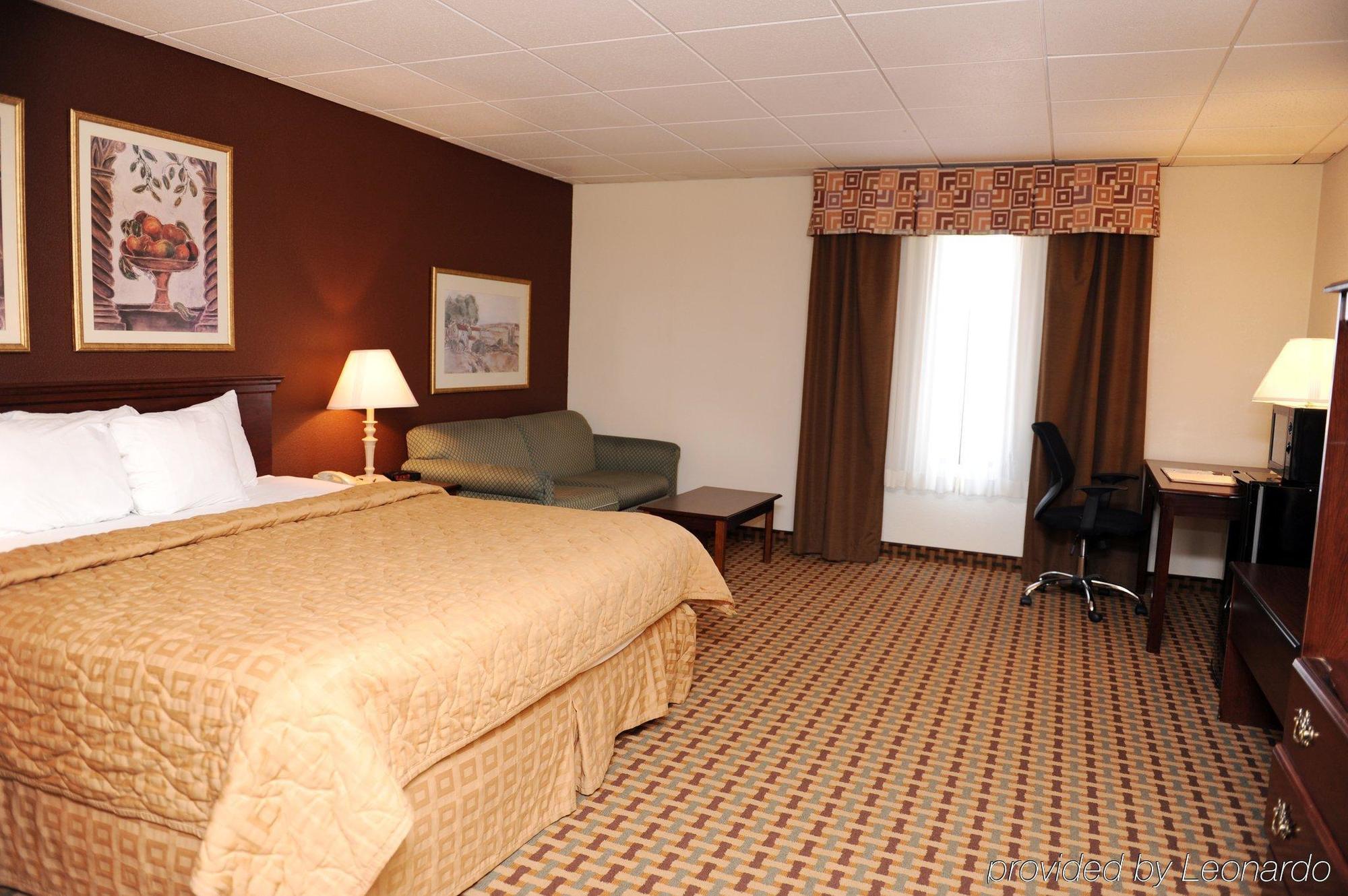 Quality Inn And Suites Conference Center Richmond Rom bilde