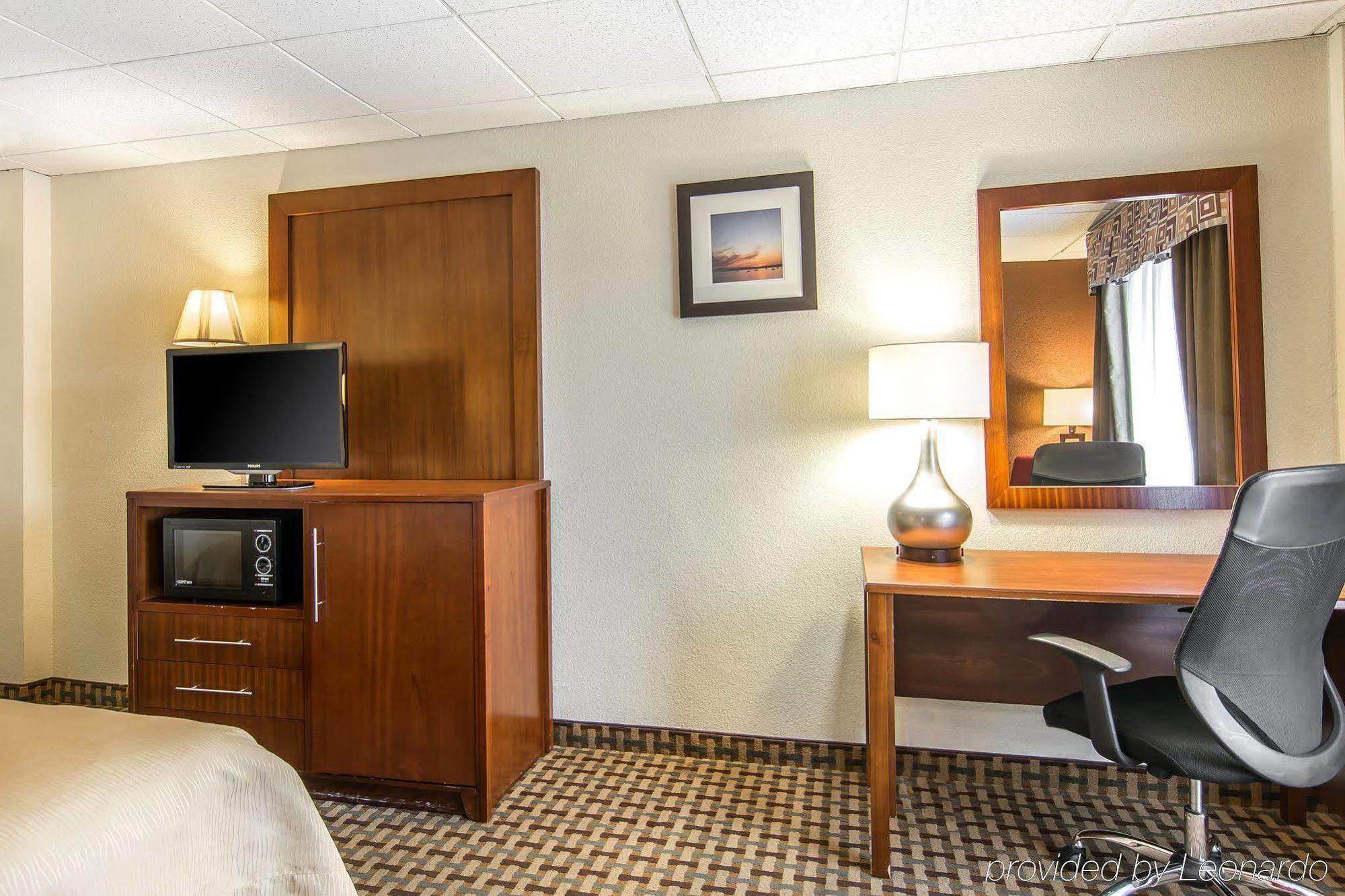 Quality Inn And Suites Conference Center Richmond Eksteriør bilde