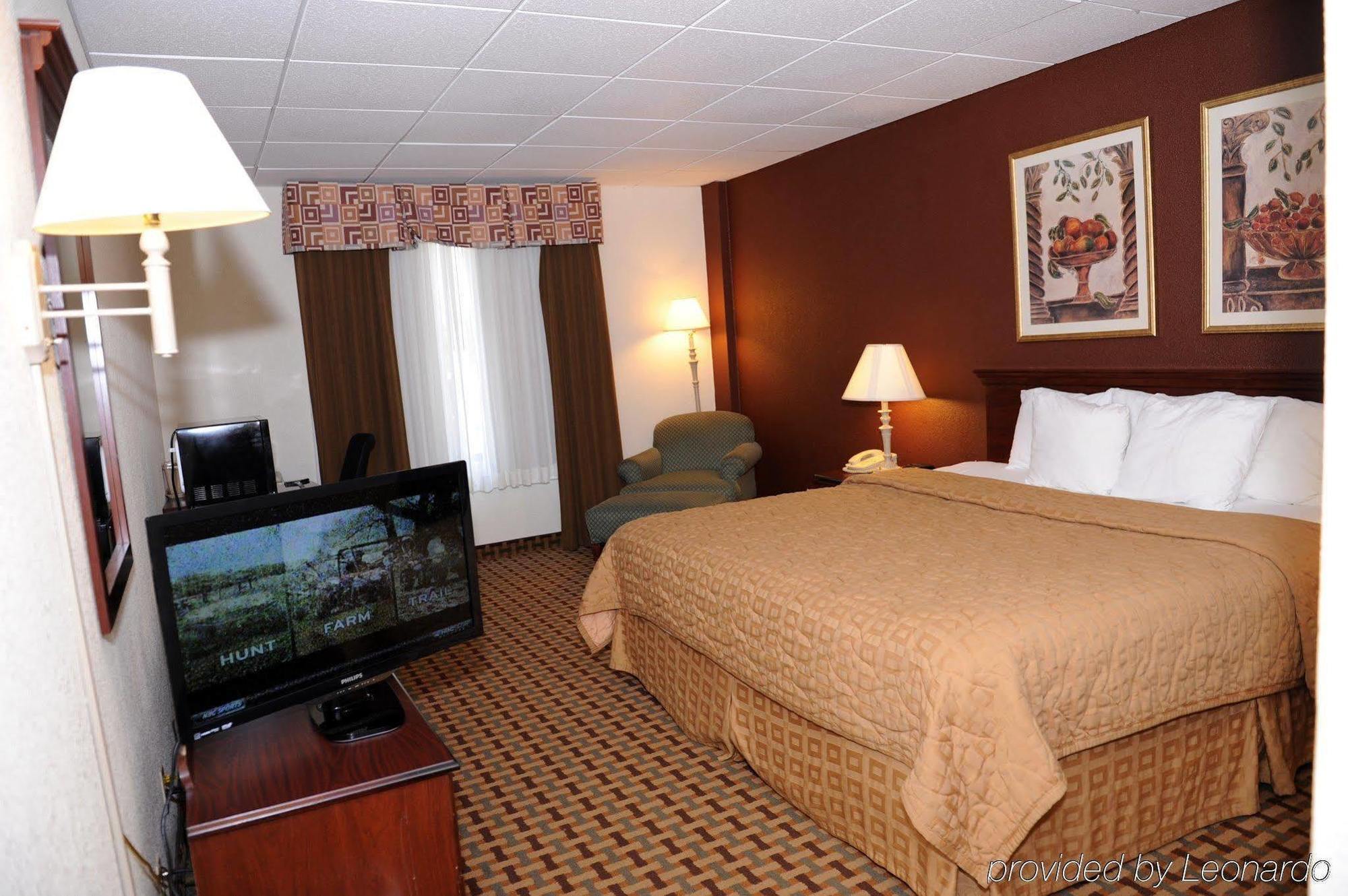 Quality Inn And Suites Conference Center Richmond Rom bilde